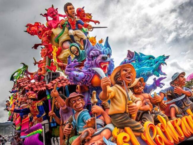 Turistas de todas partes del mundo se dan cita en el Carnaval de Negros y Blancos