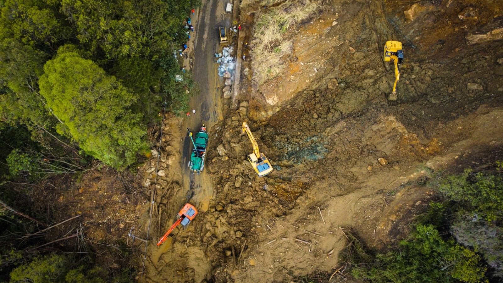 Deslizamiento en La loma de Los Balsos. Foto: Alcaldía de Medellín.