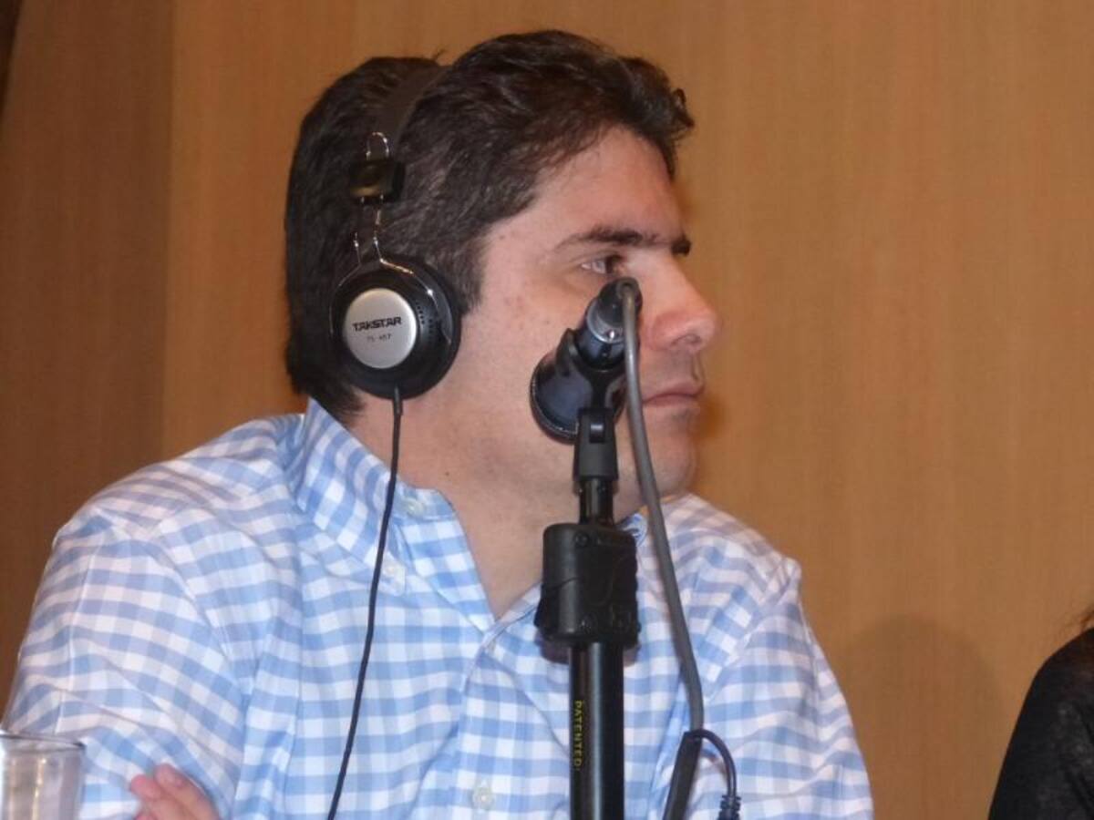 Darío Arizmendi y su equipo desde la ciudad más innovadora del mundo, mostrando lo mejor de Antioquia y sus gentes. Foto: Caracol Radio.