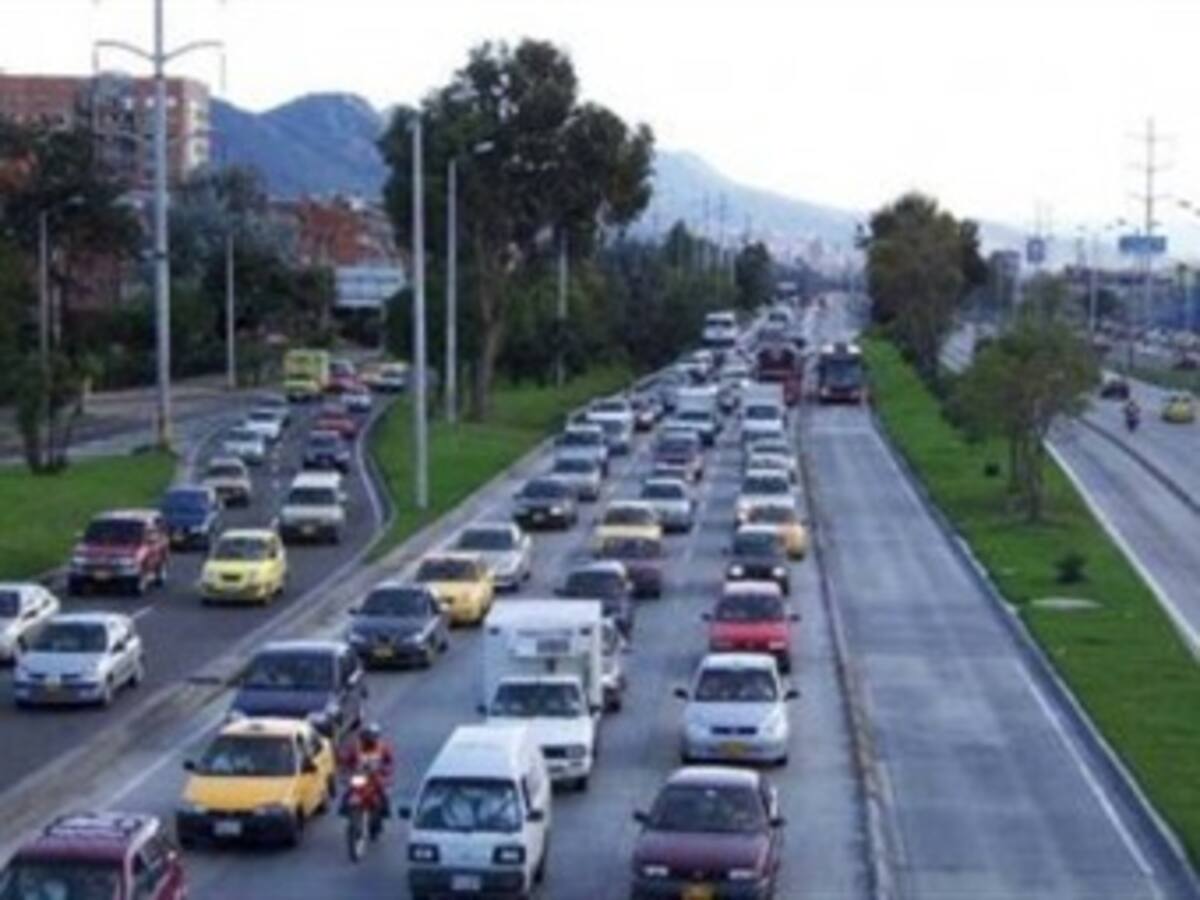 La movilidad en Bogotá continúa mejorando tras implementación del 'pico y placa' : Distrito