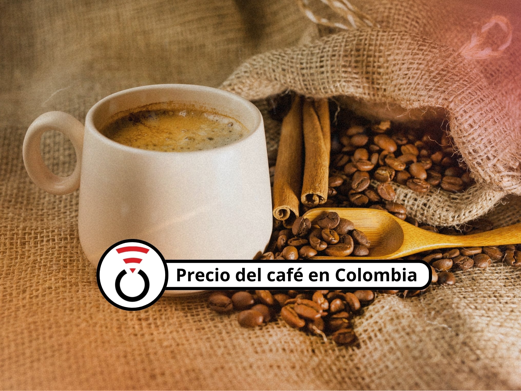 De fondo: Imagen ilustrativa de granos de café, guardados en una bolsa y al lado una taza de este material (Crédito: Getty Images)