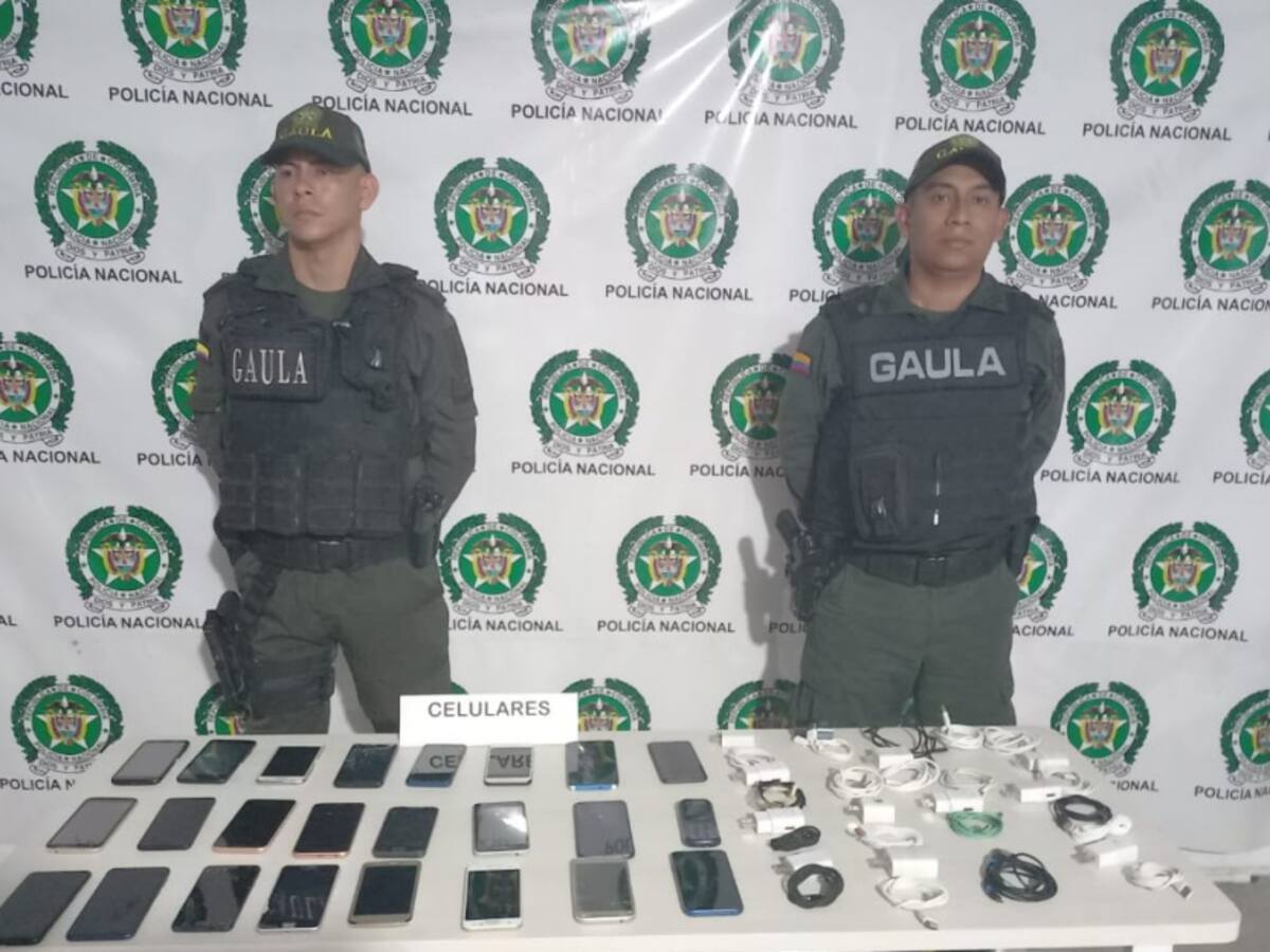 Hallan 25 celulares tras allanamiento en la cárcel Modelo en Barranquilla