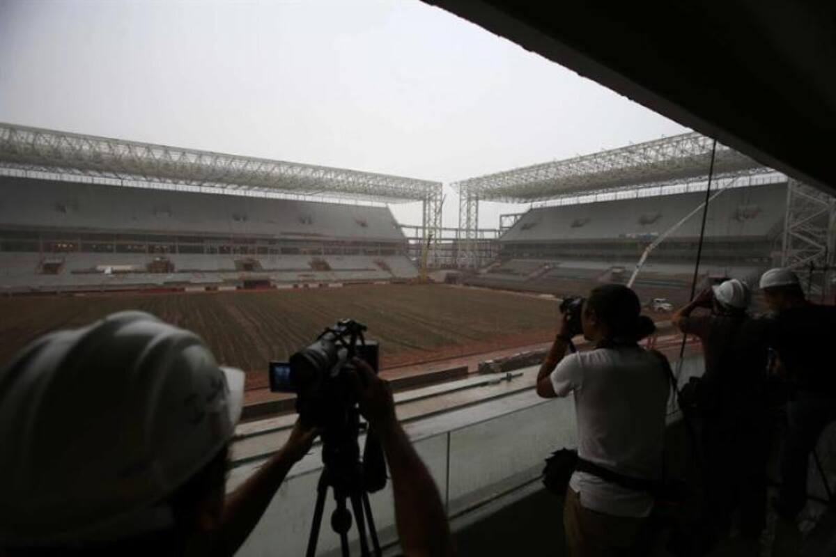Aspecto general de las obras en Arena Pantanal, estadio de Cuiabá (capital de Mato Grosso) en Brasil. La sede del partido Colombia - Japón atrasó la entrega de las obras hasta mediados de febrero por problemas para contratar trabajadores.