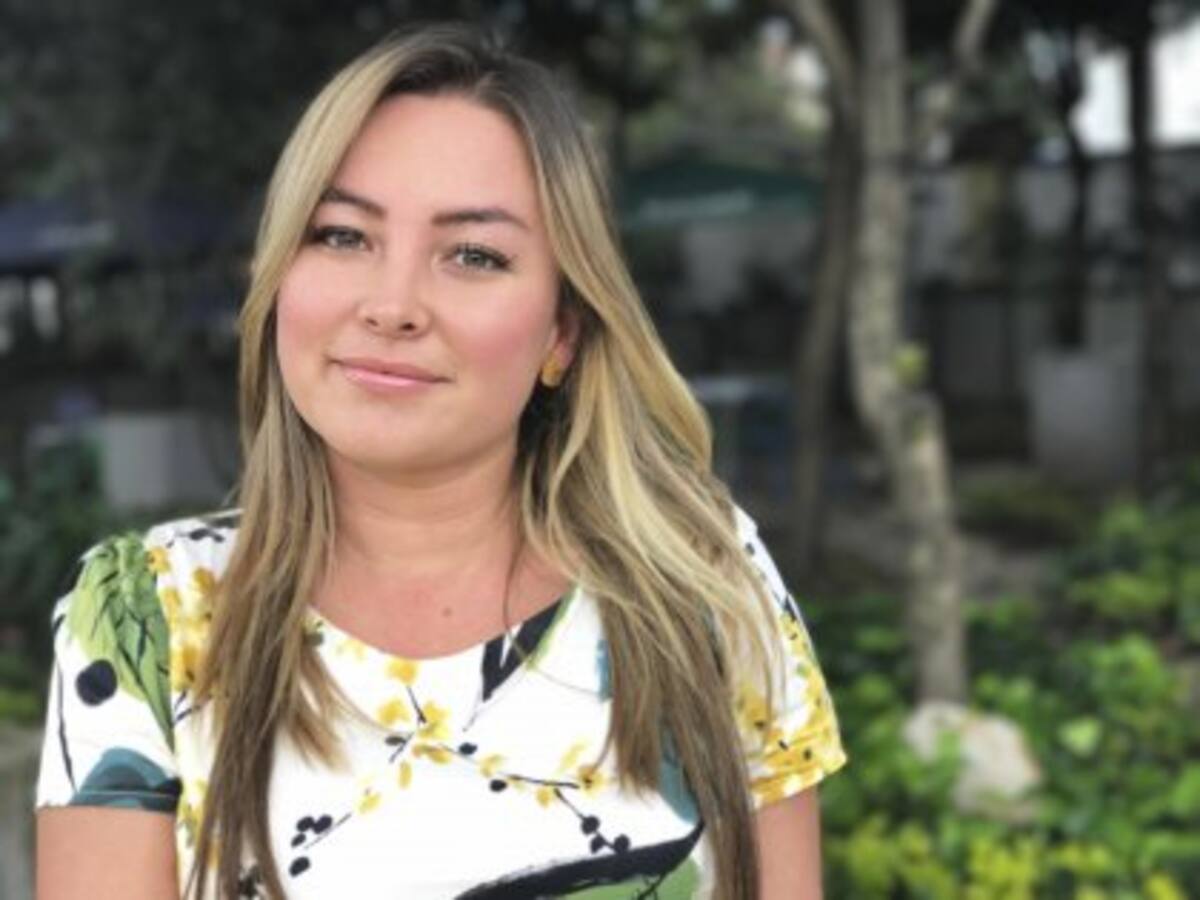 “Falta claridad sobre los riesgos de los implantes mamarios”: Catalina Suárez, periodista