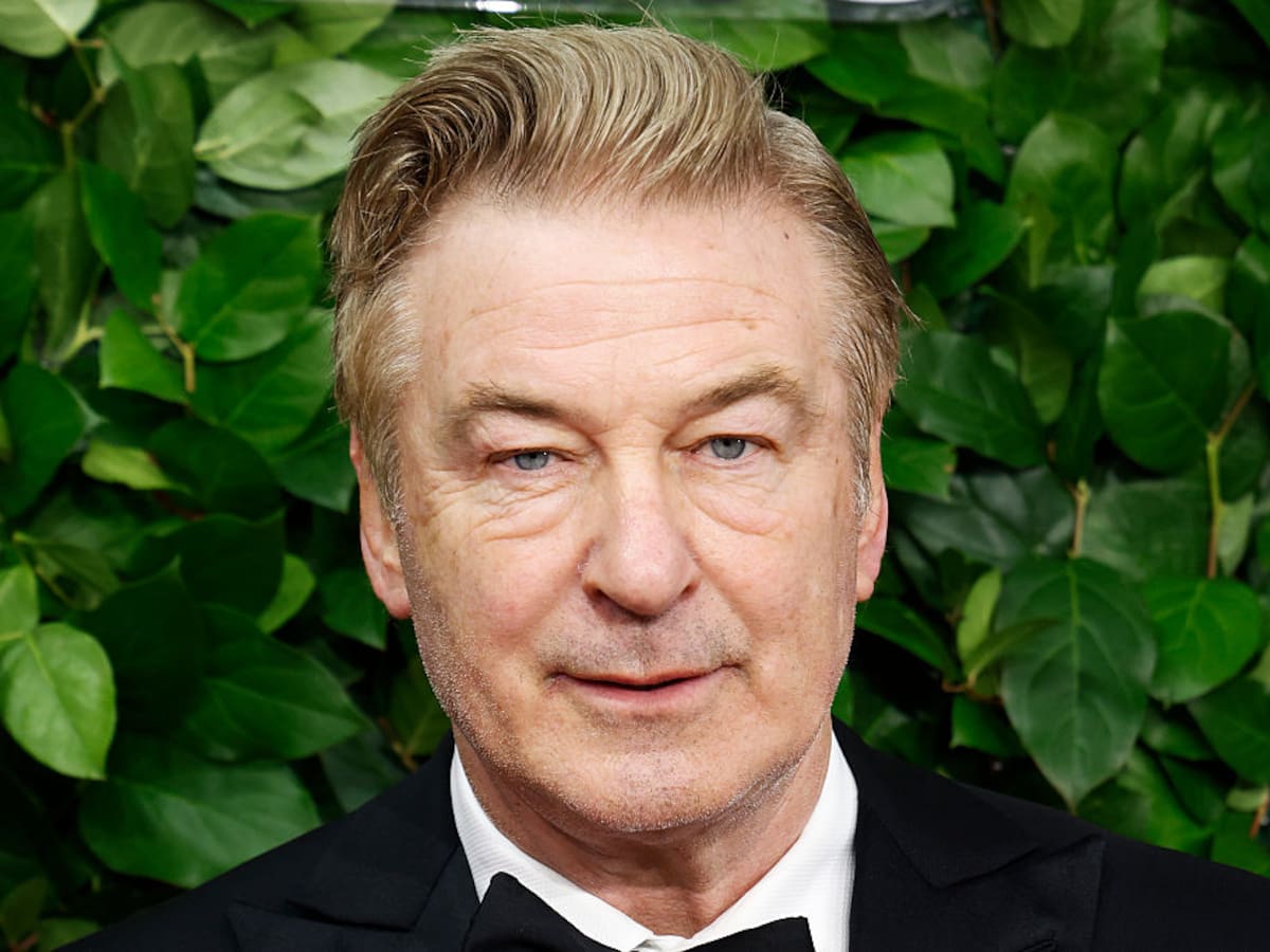 Alec Baldwin enfrentará un juicio civil para determinar si disparó negligentemente en el set de Rust