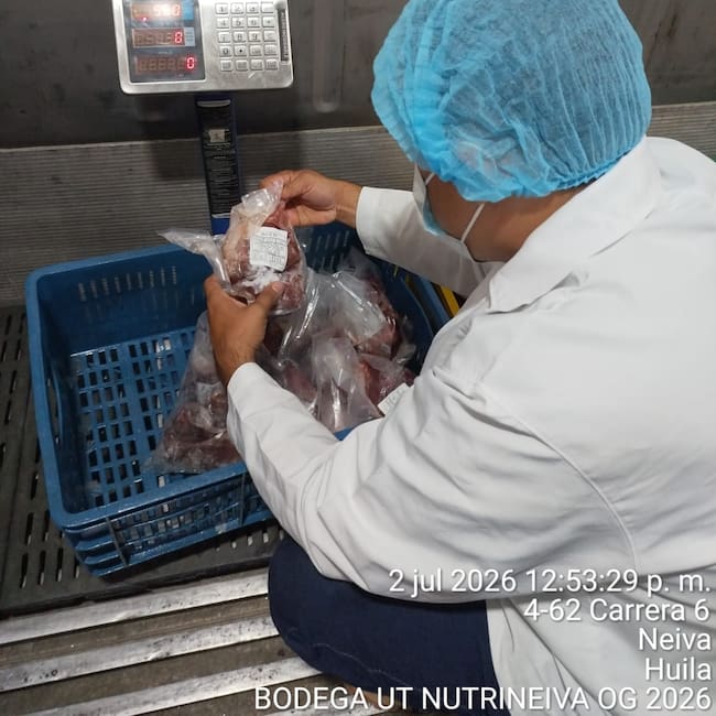 161 kilogramos de carne de res y cerdo con fecha de vencimiento caducada. Foto Alcaldía de Neiva