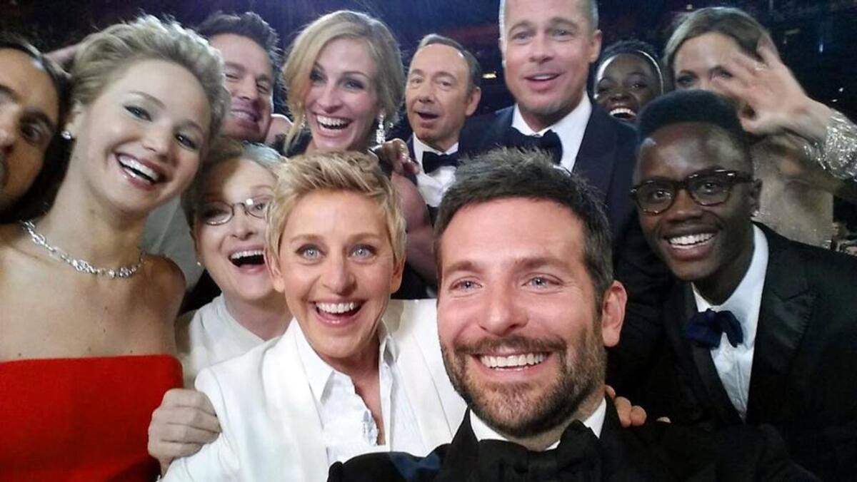 Ellen Degeneres tomó la selfi más famosa de la historia en la edición 2014 de los Óscar.