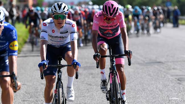 Remco Evenepoel y Egan Bernal en el Gro de Italia