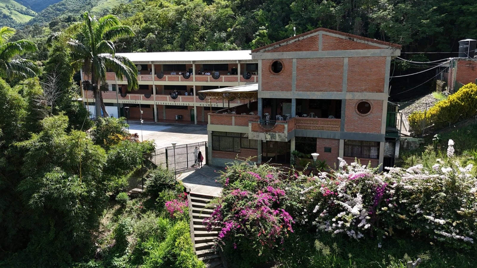 Institución Educativa Enrique Pardo Farelo del municipio de El Carmen, en Norte de Santander. / Foto: Redes sociales de la institución educativa.