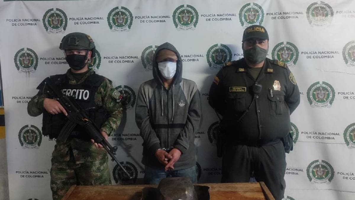 Policía recuperó sombrero silletero robado a las esculturas representativas