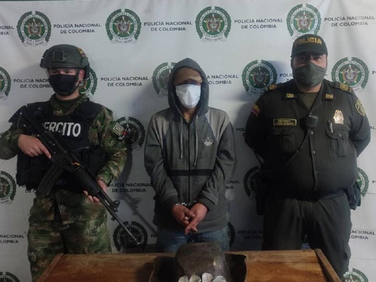 Policía recuperó sombrero silletero robado a las esculturas representativas