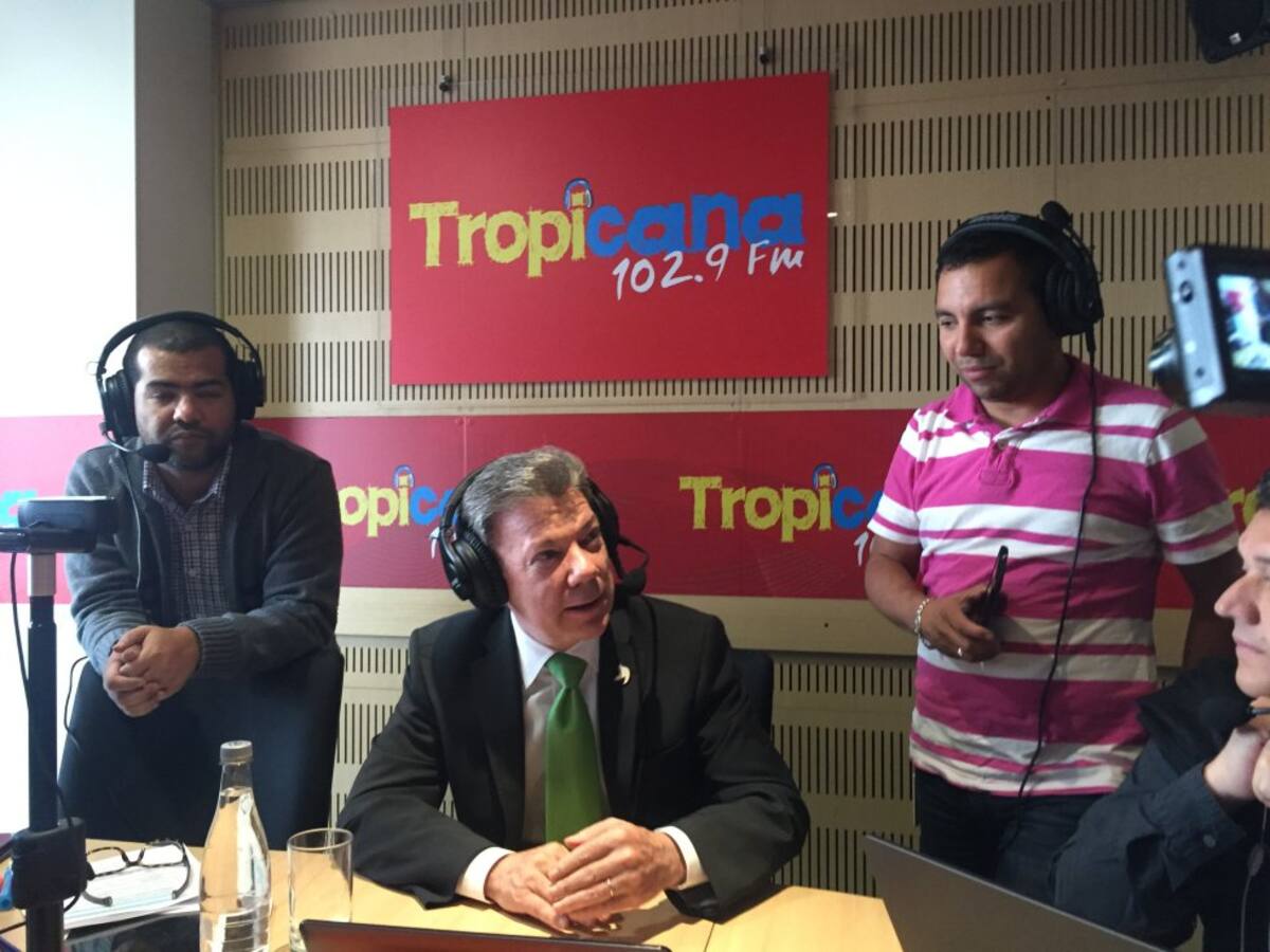 El presidente Santos también fue entrevistado por los integrantes del Tropishow de Tropicana. 