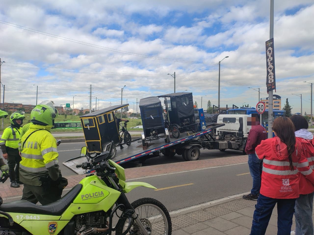Operativos en el barrio Castilla de Kennedy en donde se inmovilizaron 9 'bicitaxis'