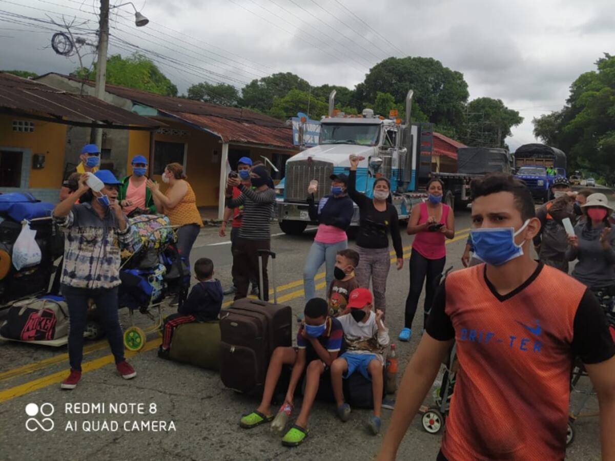 Venezolanos bloquearon la vía al norte del Tolima