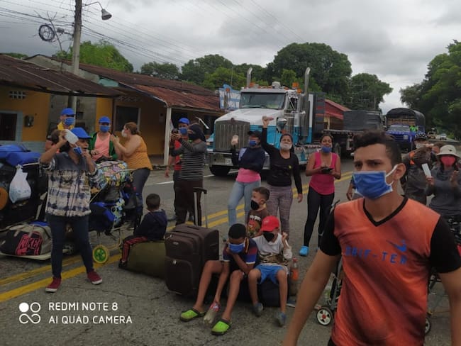Venezolanos bloquearon la vía al norte del Tolima