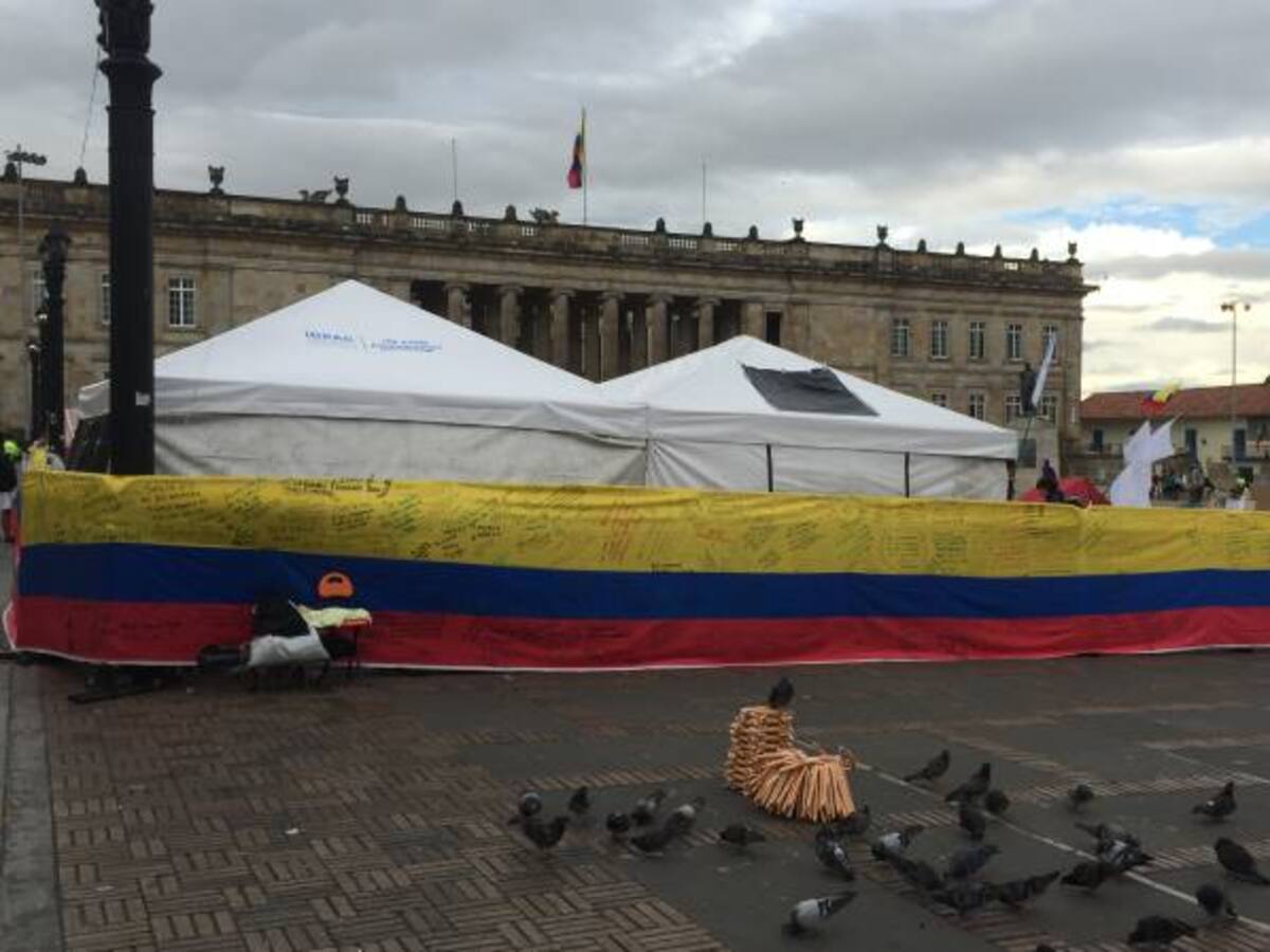 Campamento por la paz completa cinco días en la Plaza de Bolívar