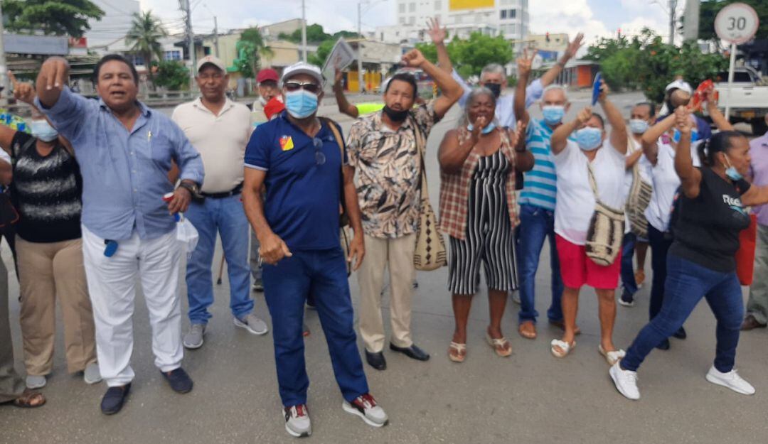 Pensionados portuarios aseguraron que hay demora en la entrega de medicamentos, citas y cirugías en la clínica General del Norte