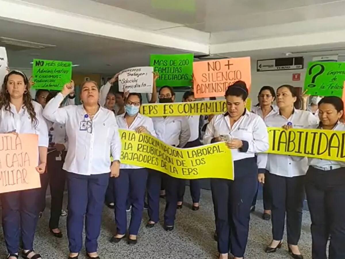 Trabajadores de la liquidada EPS Comfamiliar a la deriva