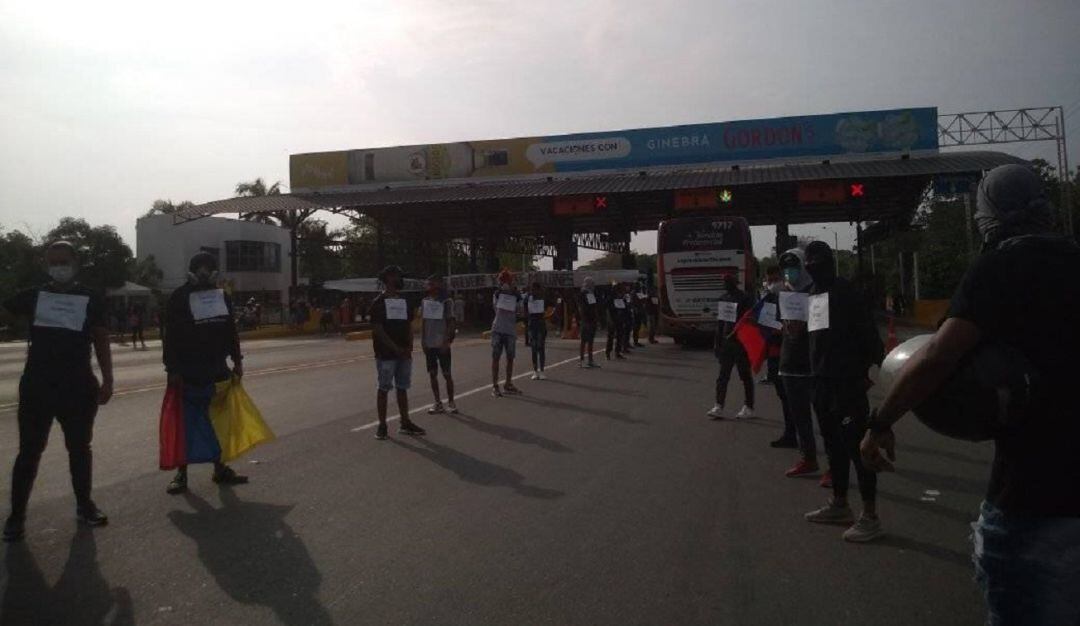 Los manifestantes se tomaron el peaje de Turbaco ubicado sobre la Troncal de Occidente para exigir respeto a la protesta