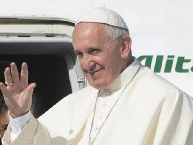 La iglesia debe pedir disculpas por haber bendecido tantas armas: Papa Francisco
