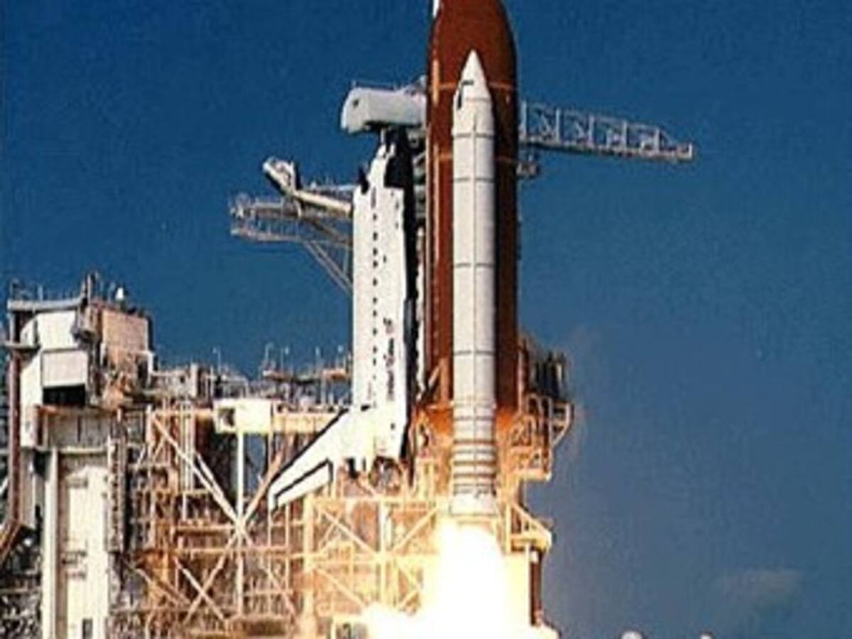 Transbordador Endeavour parte a la Estación Espacial Internacional