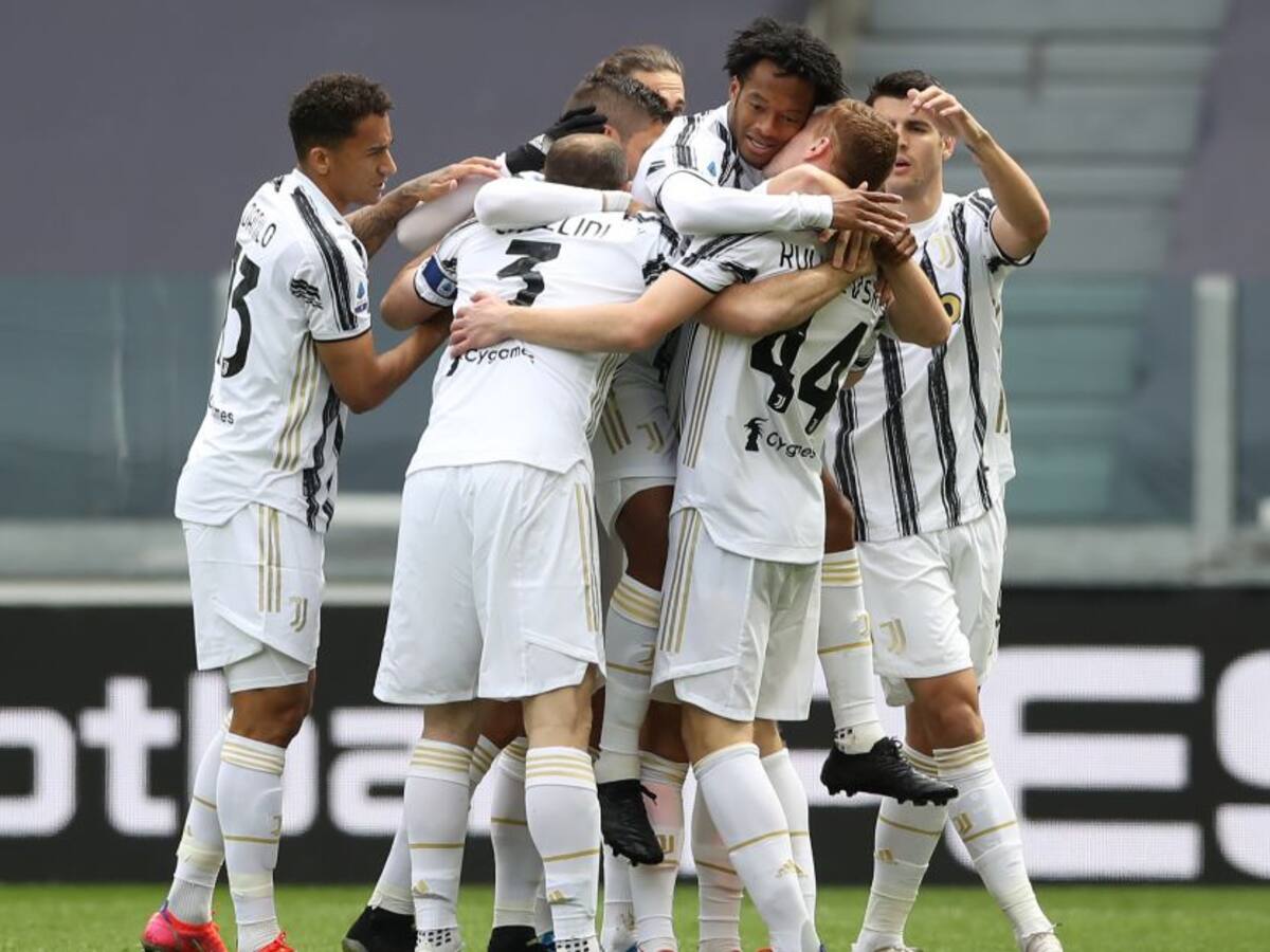 Bolsa de Valores celebra encantada el proyecto de una Superliga de fútbol