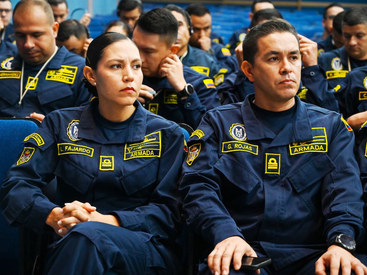 Armada fortalece habilidades de estrategia y toma de decisiones en seminario especializado