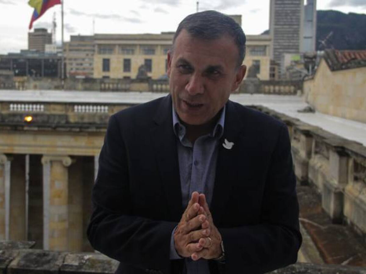 ¿Cuál fue el papel de Roy Barreras en Cuba?