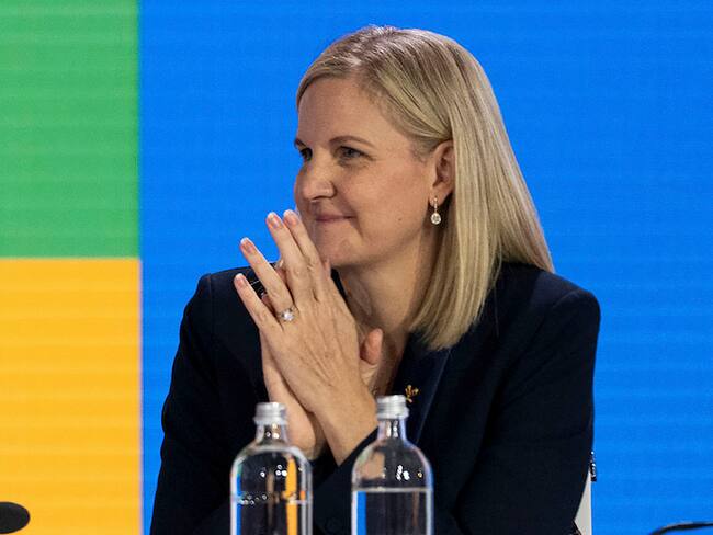 COSTA NAVARINO (GRECIA), 20/03/2025.- La zimbabuense Kirsty Coventry, durante la sesión de hoy del COI en la que ha sido elegida presidenta del Comité Olímpico Internacional (COI) en Costa Navarino, a orillas del mar Jónico. EFE/Greg Martin/IOC - SOLO USO EDITORIAL/SOLO DISPONIBLE PARA ILUSTRAR LA NOTICIA QUE ACOMPAÑA (CRÉDITO OBLIGATORIO)