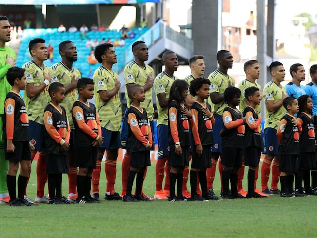 El Arena Fonte Nova entonó el himno nacional previo al juego en Salvador