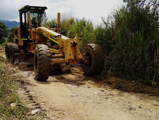 Arrancó mejoramiento de vías rurales de Ibagué