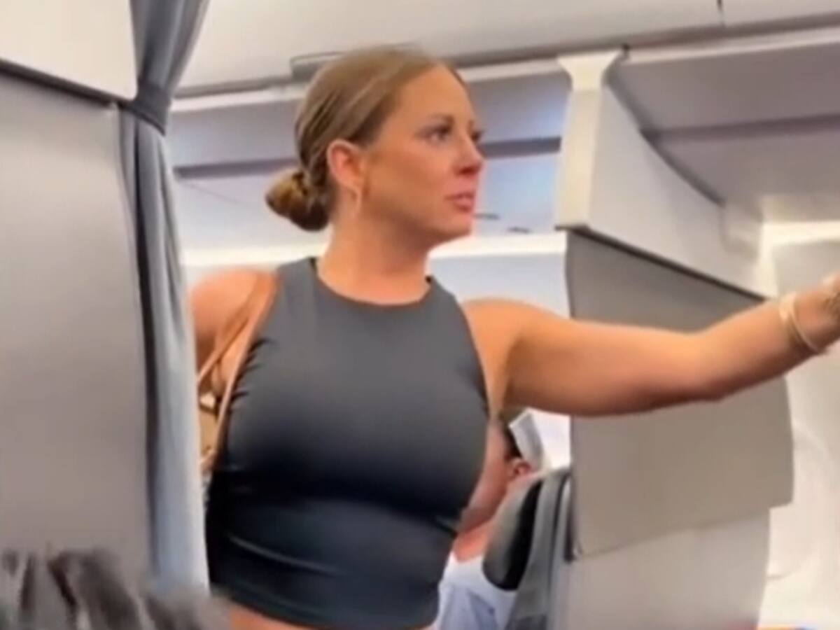 Escándalo en avión: Pasajera asegura que uno de los ocupantes de la aeronave “no es real”