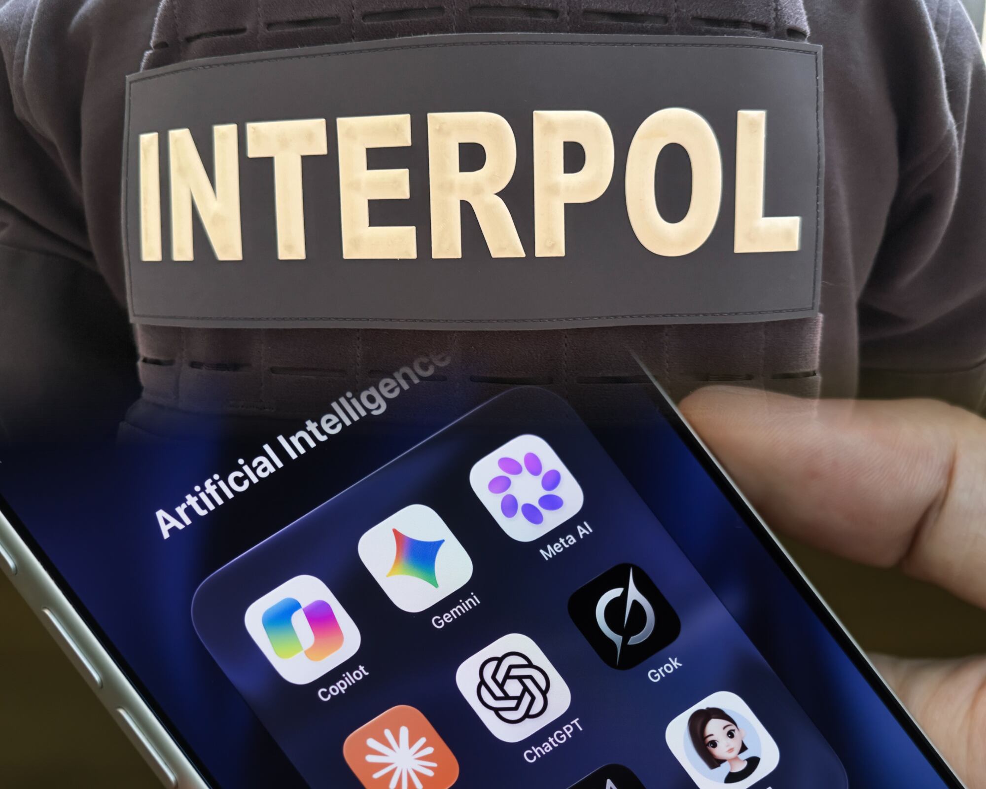 La comisaria principal de la interpol aseguró que la inclusión de la IA se realizará con cautela ante posibles dudas legales.
(Foto: Caracol Radio / Getty)