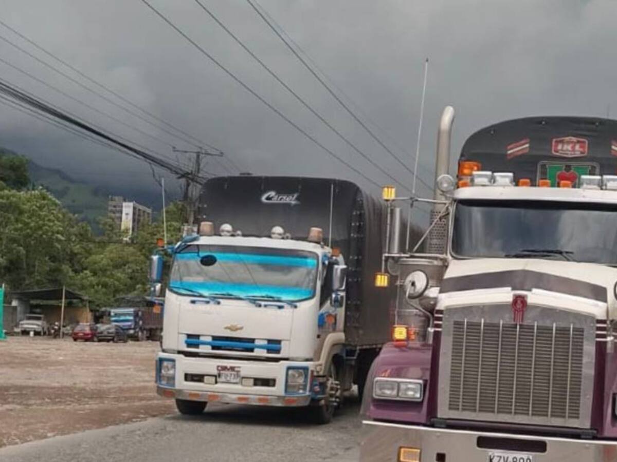Colegios suspendieron sus clases debido al trancón en vía alterna Manizales