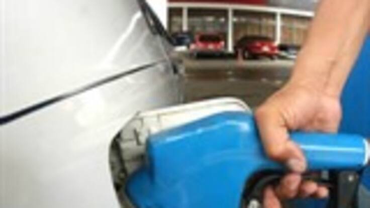 Sigue subiendo el precio de la gasolina, Hernán Martínez, Ministro de Minas