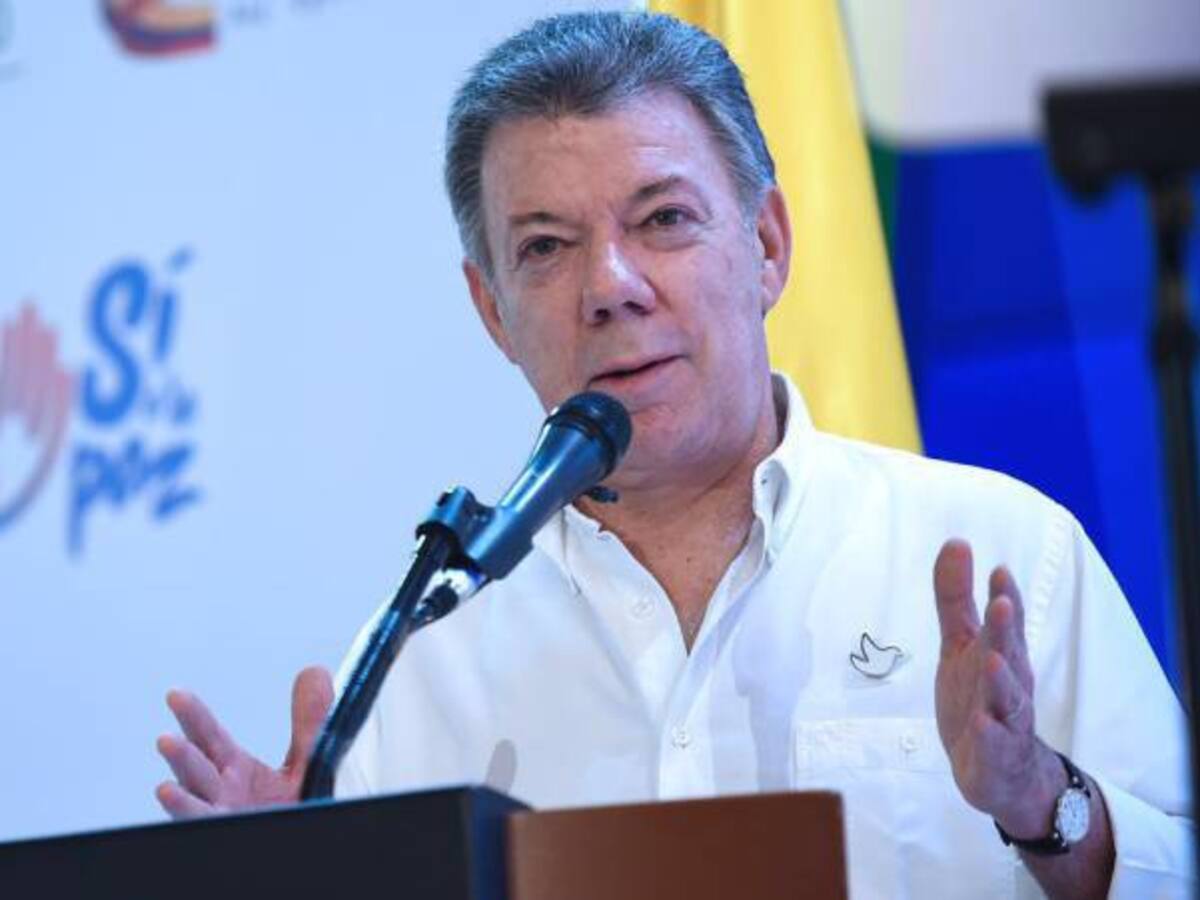 Chiflaron la caravana del presidente Santos en Cartagena en Nochevieja
