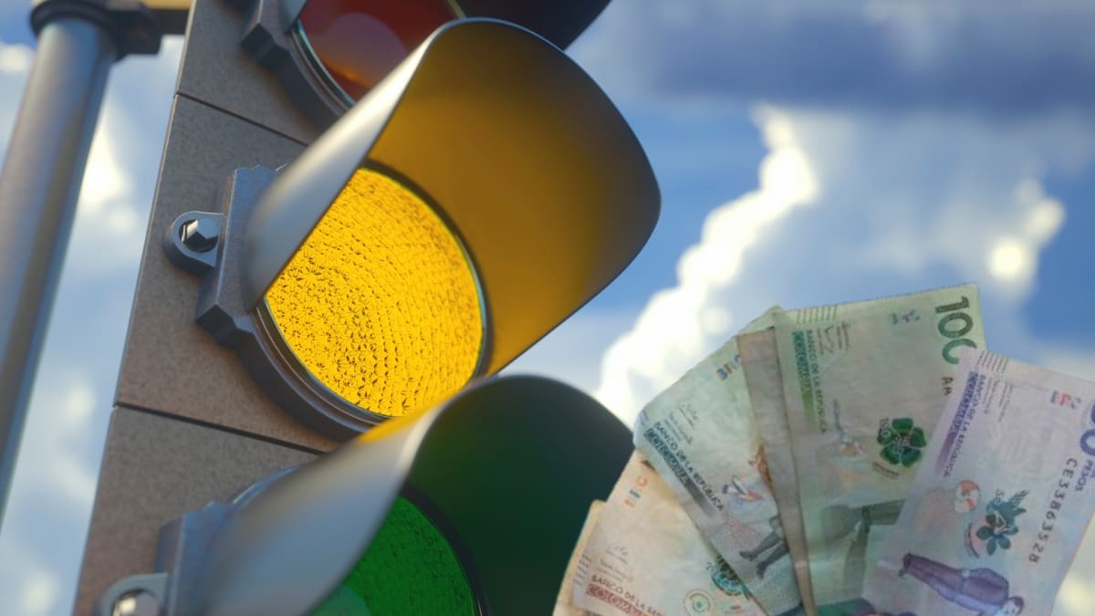La costosa multa que deberá pagar si se pasa el semáforo en amarillo, según el Código de Tránsito