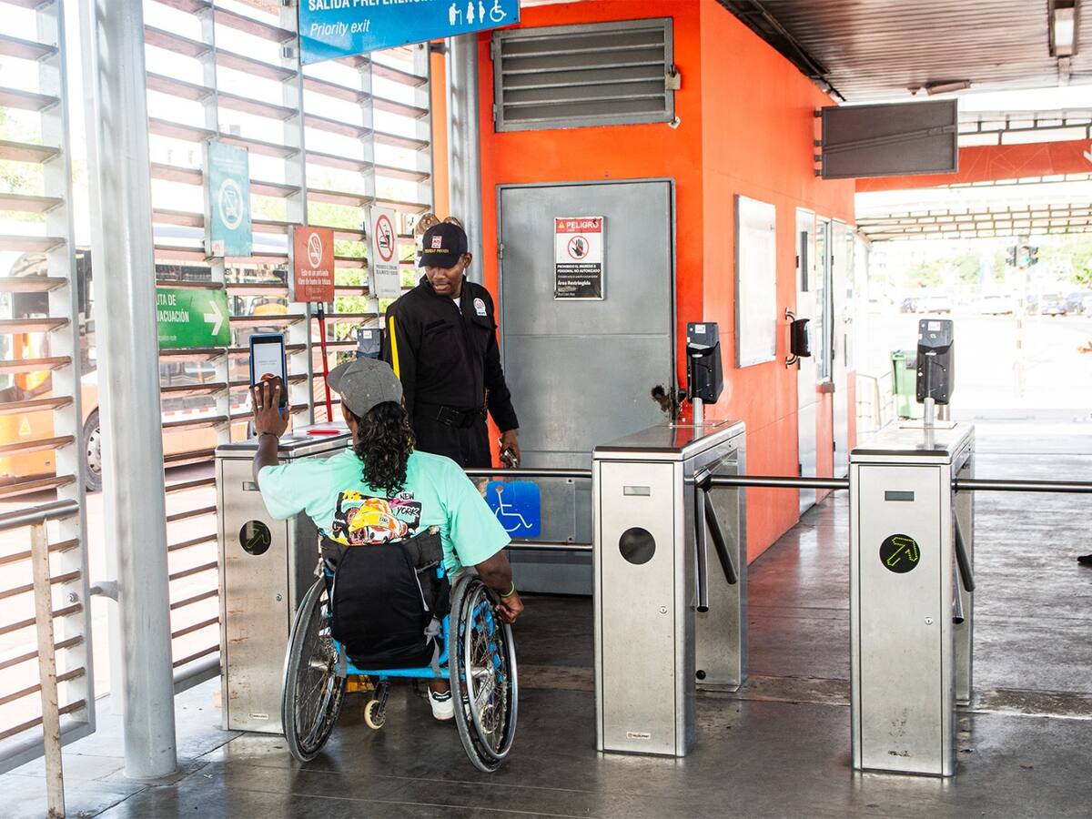 Esto dice Transcaribe sobre el acceso de personas con movilidad reducida al sistema