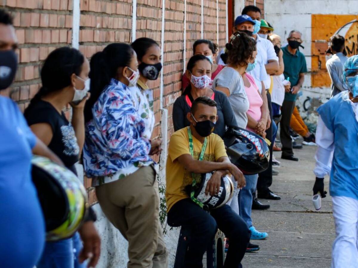 La inmunidad de rebaño se da por vacuna o por el contagio: Epidemiólogo