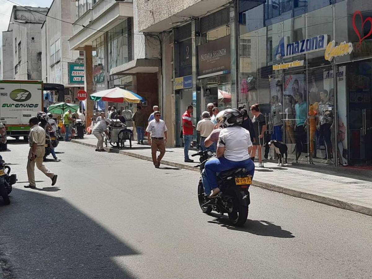 Polémica en Armenia por prohibición parrillero en moto desde 21 febrero