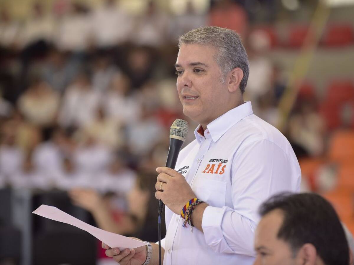 Con un minuto de silencio Duque rindió homenaje a Misi