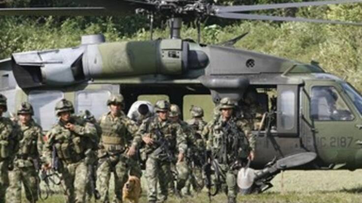 Suspenden operaciones militares para facilitar liberación de secuestrados