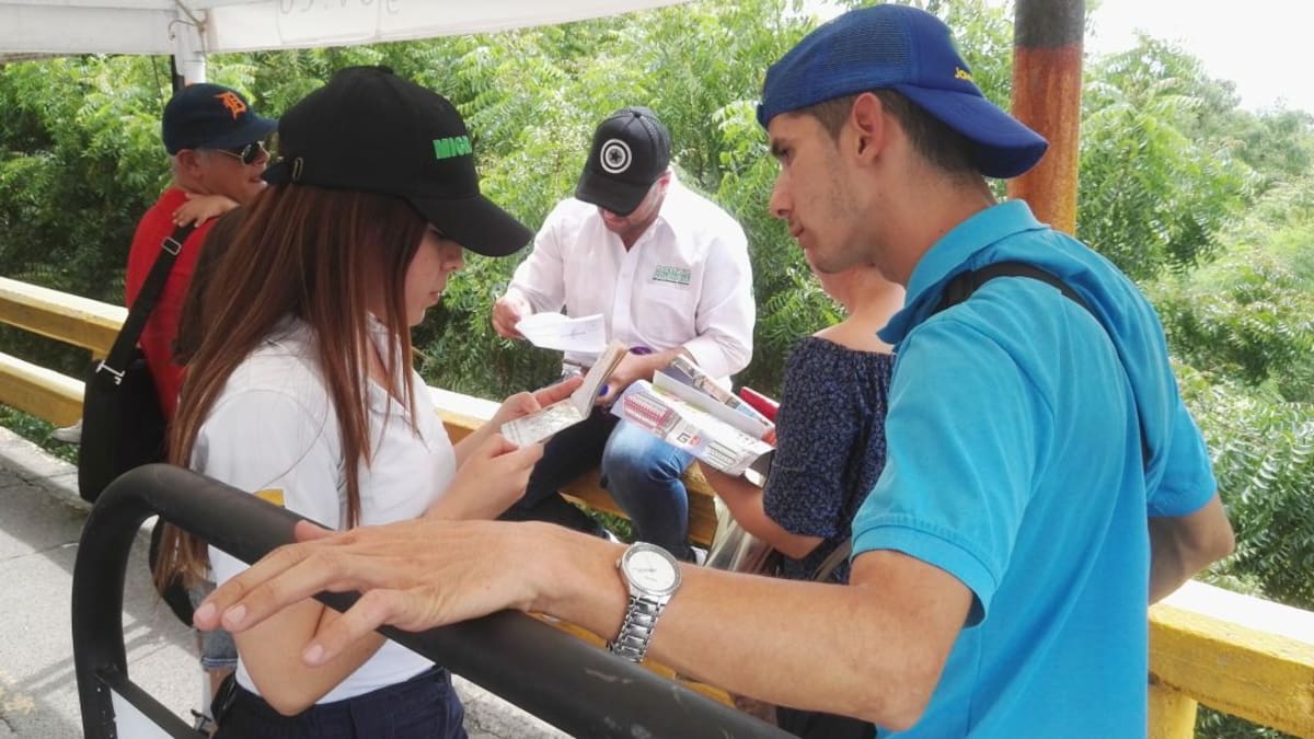 En la frontera votan colombianos residentes en Venezuela