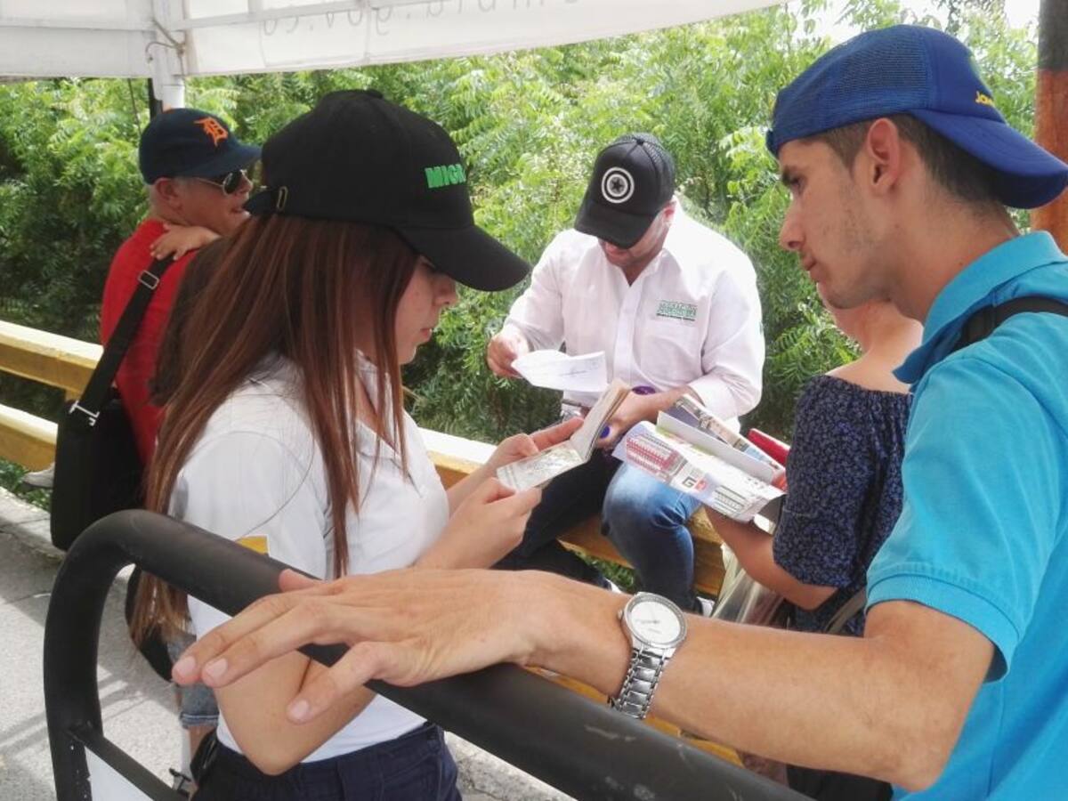 En la frontera votan colombianos residentes en Venezuela