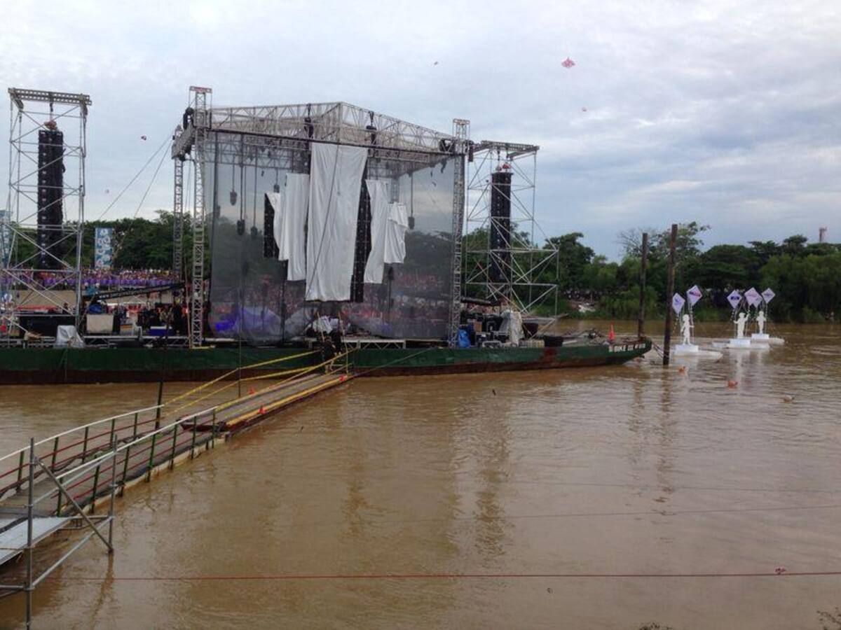 Las playas del Río Sinú se llenan de espectadores ansiosos por presenciar el primer concierto de la gira "Loco por Amor"