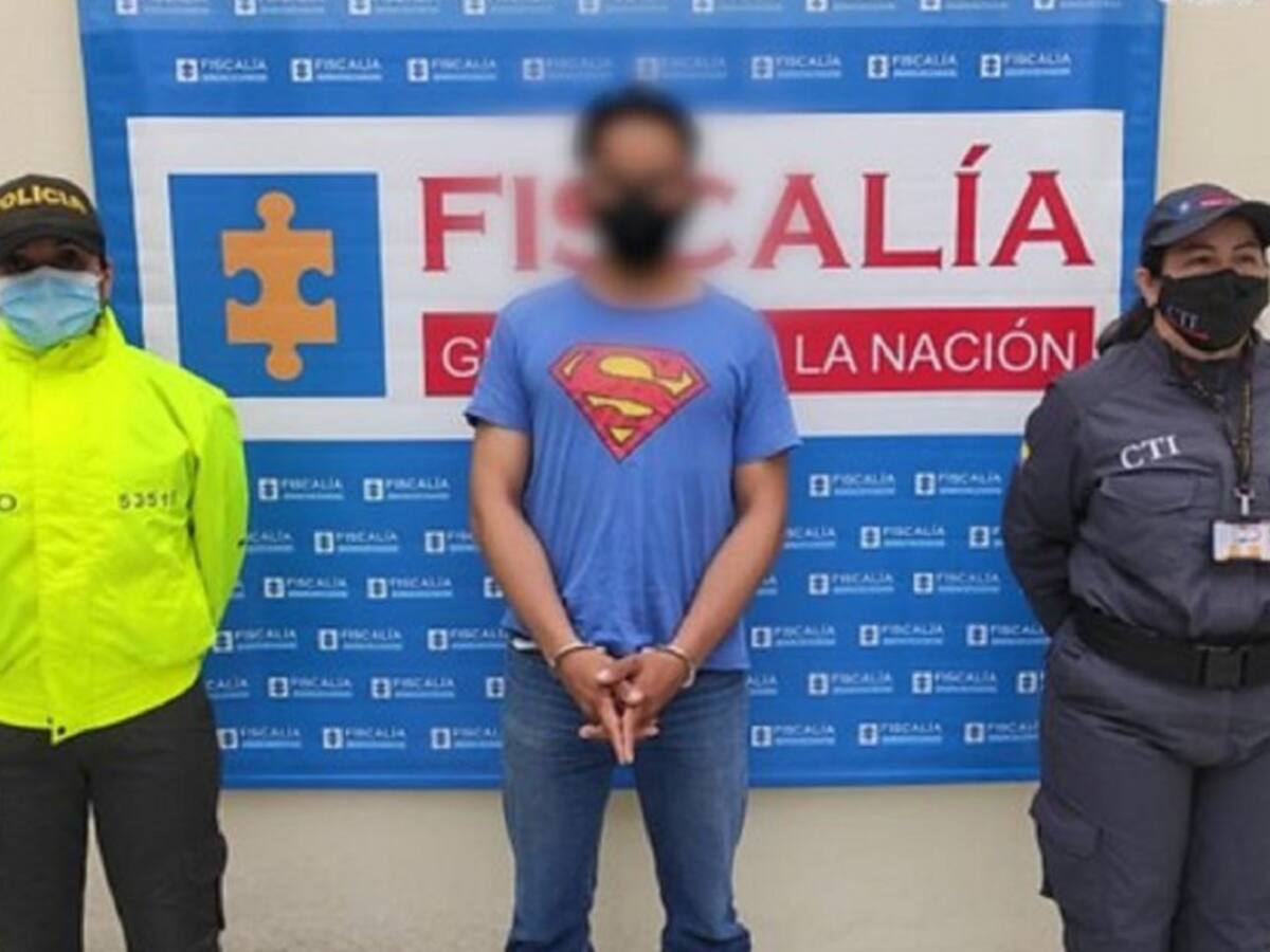 A la cárcel sujeto señalado de haber inducido a su hija al porno