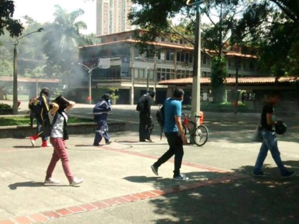 Mientras Duque hablaba de educación, en la UdeA explotaban papas bombas