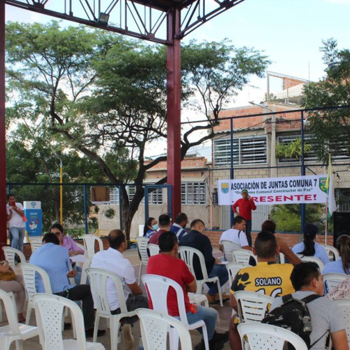 Comercios denuncian millonarias pérdidas por cierre vial en Las Américas