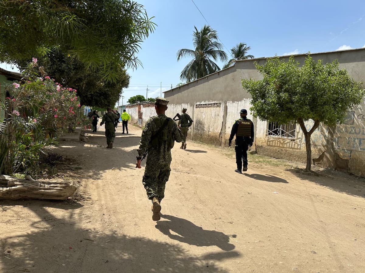 Patrullajes conjuntos entre Policía e Infantería de Marina en Calamar, Bolívar