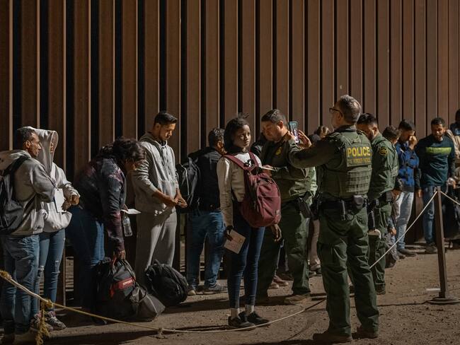 Detención de migrantes en la frontera sur de EE.UU.